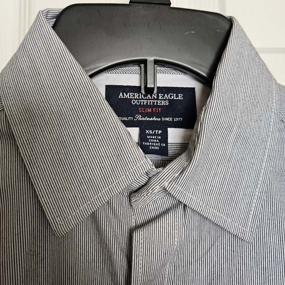 NWOT American Eagle Men's Pinstripe Button Down - Picture 1 of 5